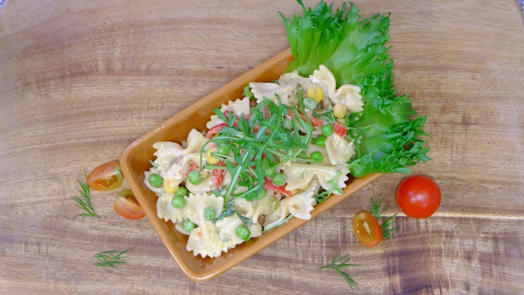 Värviline lipsupasta salat KG